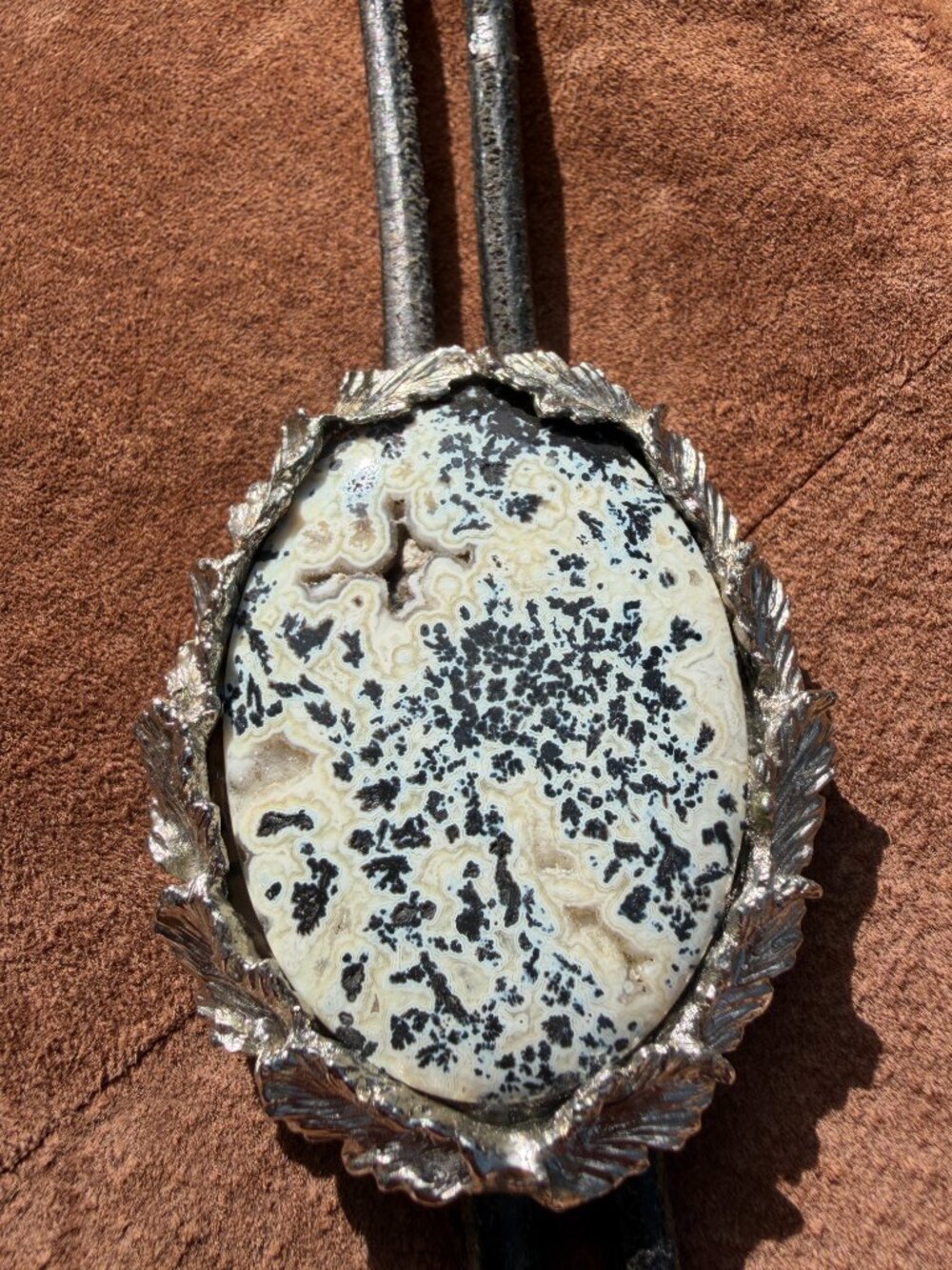 Western leather bolo tie cream & black patterned stone cabochon silver tone NFR - Picture 3 of 5